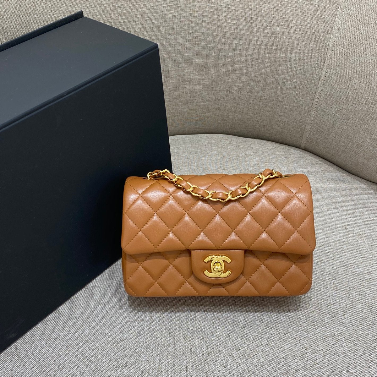 CHANEL FLAP BAG 20CM CARAMEL LAMBSKIN GOLD HARDWARE
