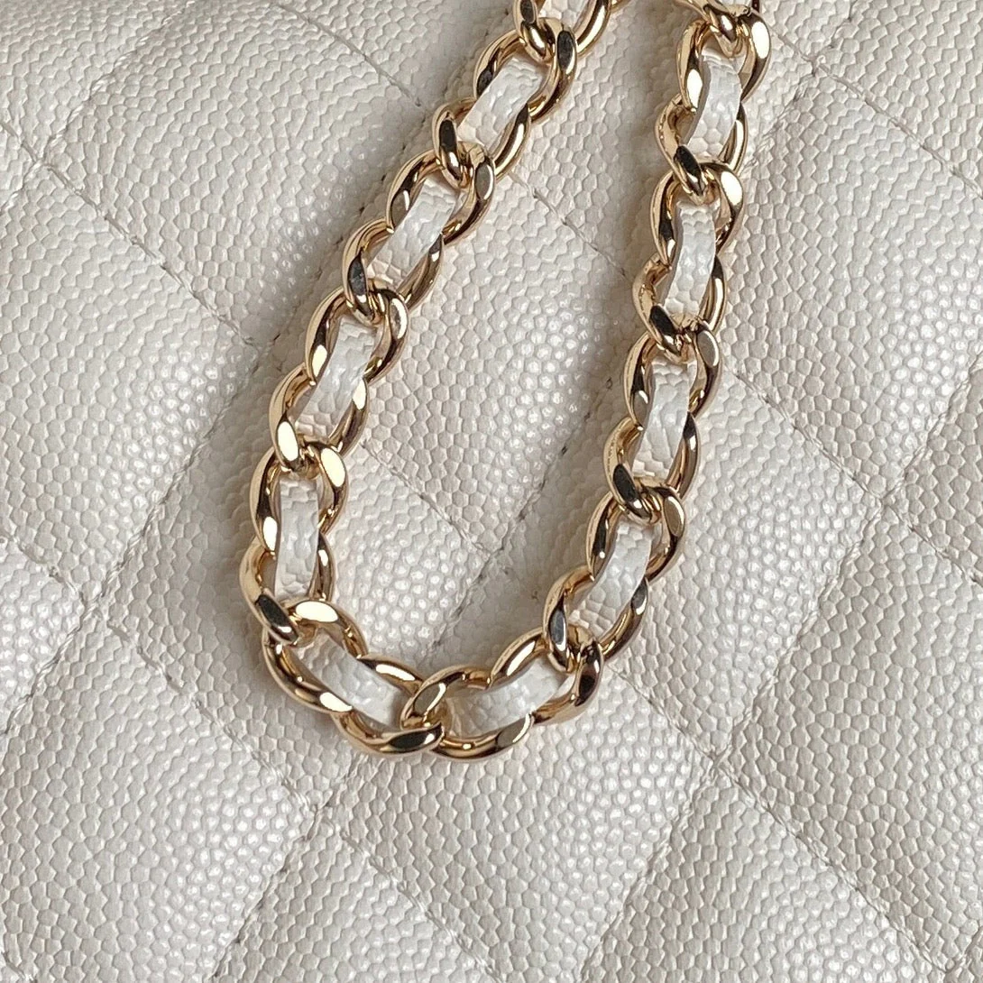 CHANEL 25C FLAP BAG 18 IN WHITE SHINY GRAINED CALFSKIN GOLD HARDWARE