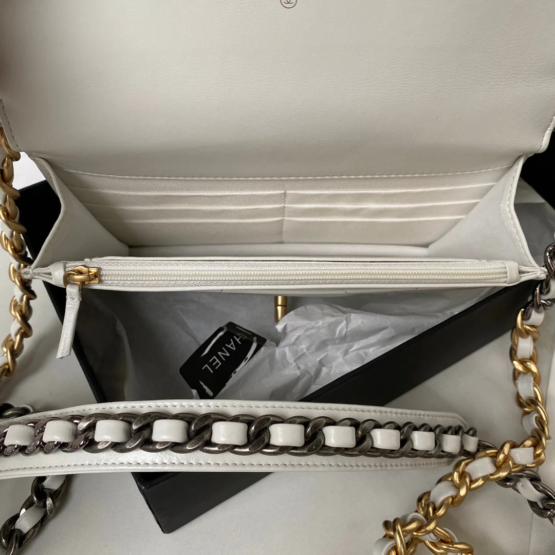CHANEL 19 WOC 19CM WHITE LAMBSKIN GOLD