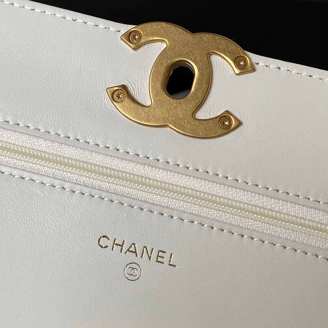 CHANEL 19 WOC 19CM WHITE LAMBSKIN GOLD