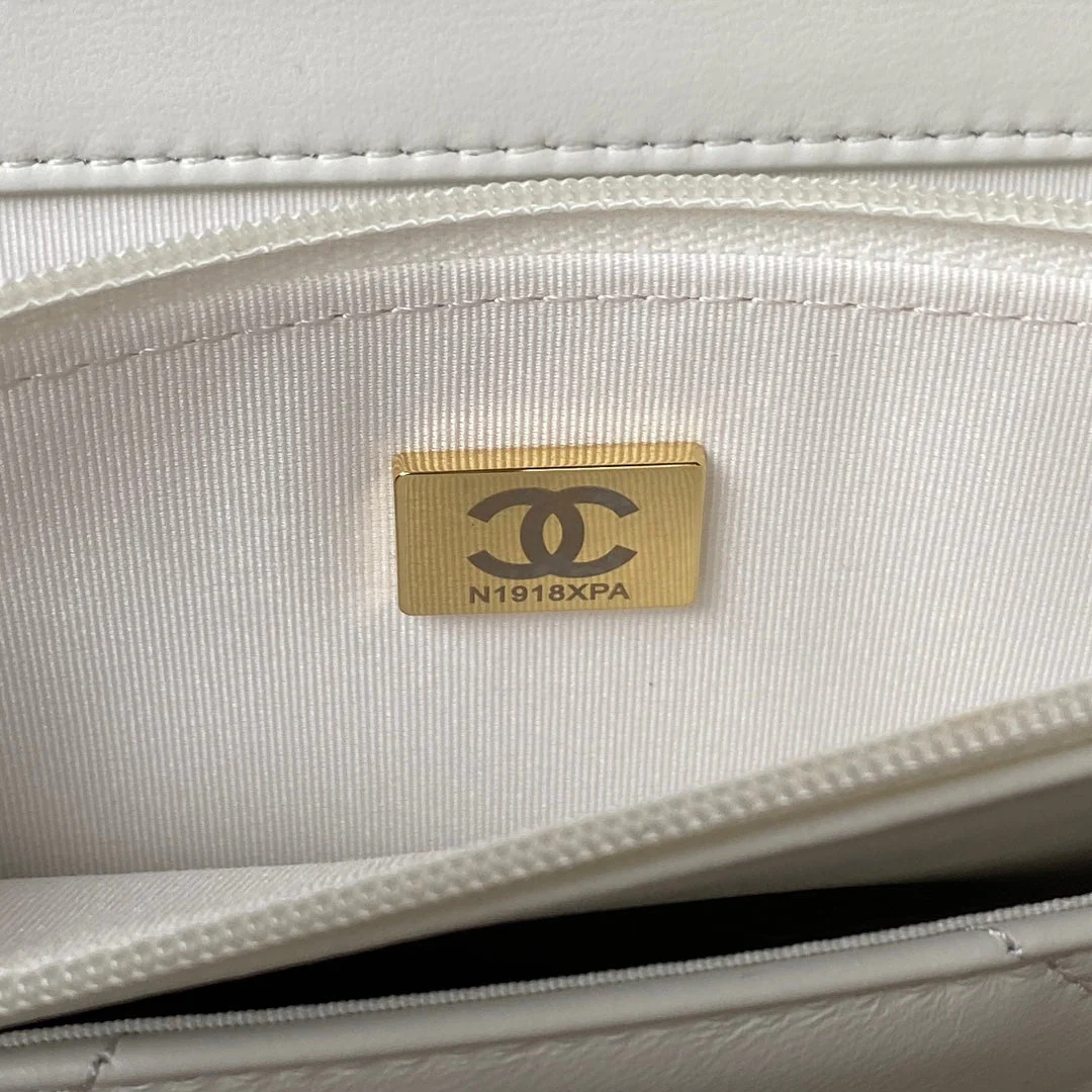 CHANEL 19 WOC 19CM WHITE LAMBSKIN GOLD