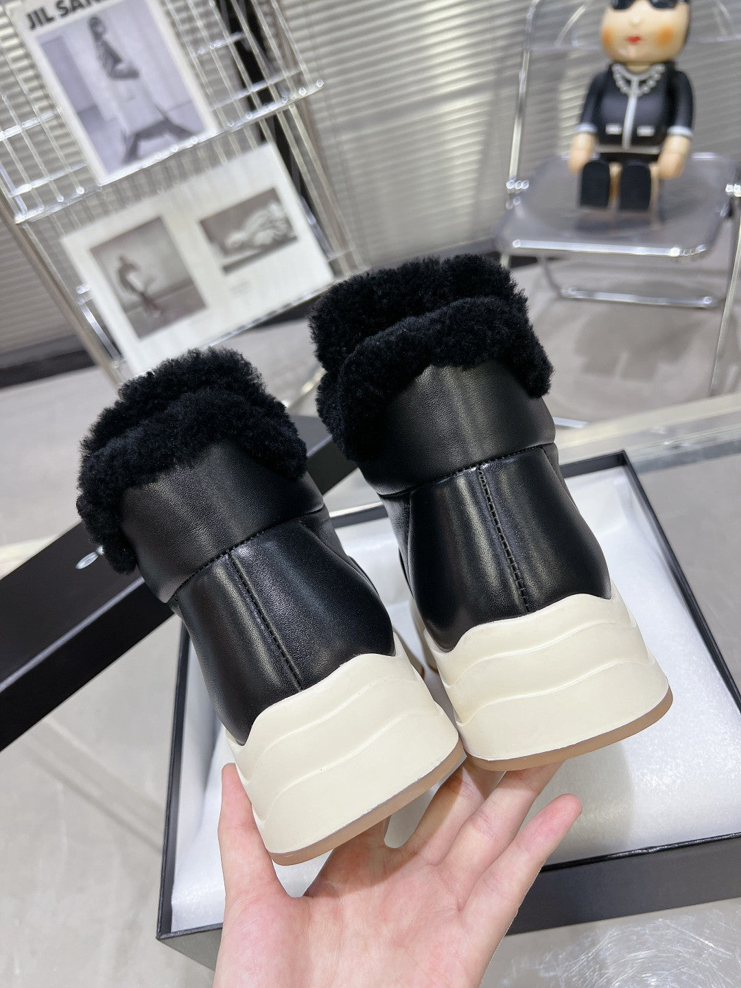 MARTIN BOOTS IN BLACK CALFSKIN AND LAMB FUR LINING