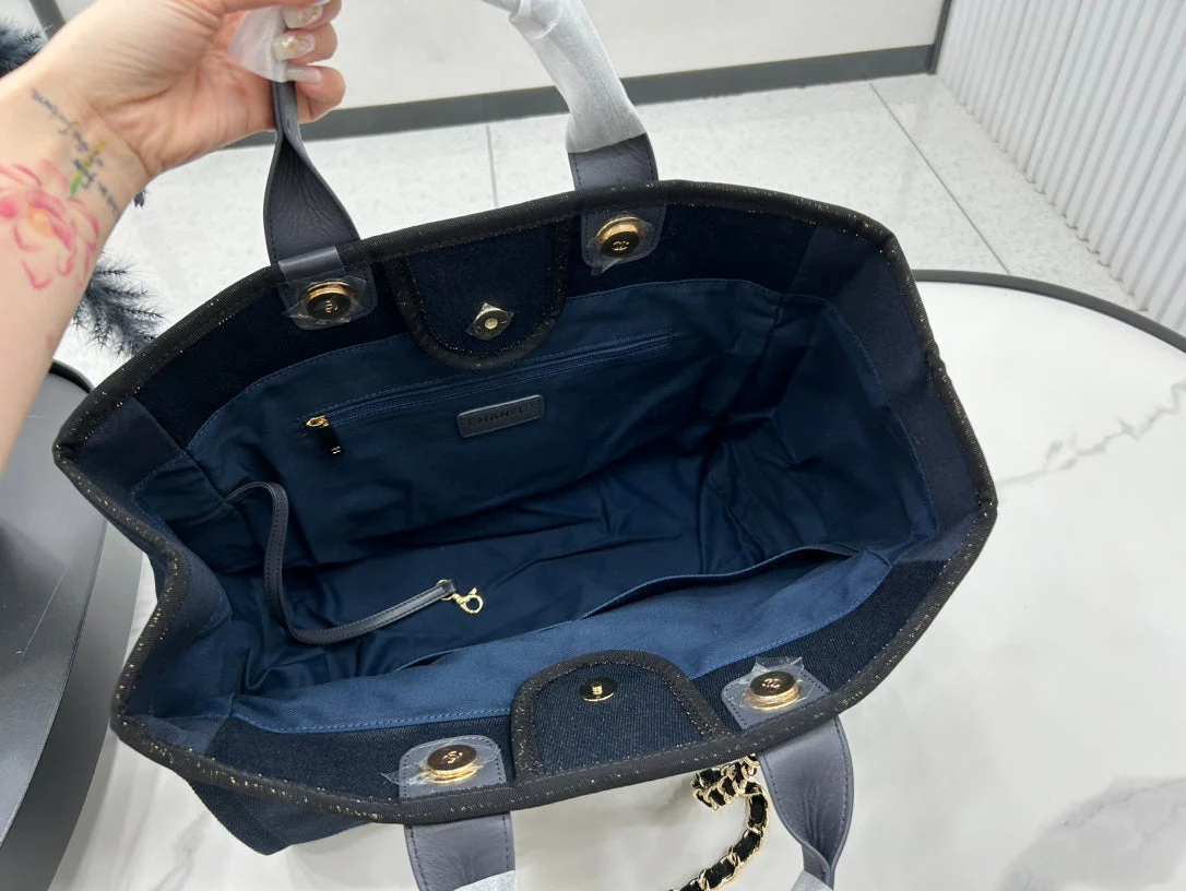 CHANEL DEAUVILLE LARGE 38 TOTE BAG IN BLACK CANVAS WITH GOLD EMBROIDERED LOGO