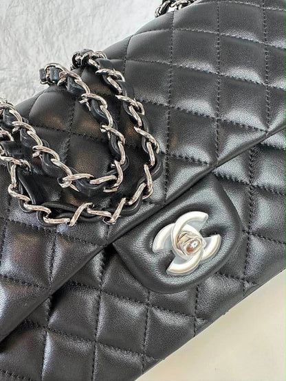 Chanel Classic Flap Medium Lambskin Sliver Hardware