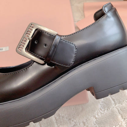 Loafer Black Cowhide With Cross-strap