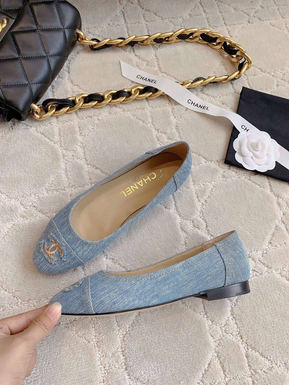 BALLET FLATS IN LIGHT BLUE DENIM