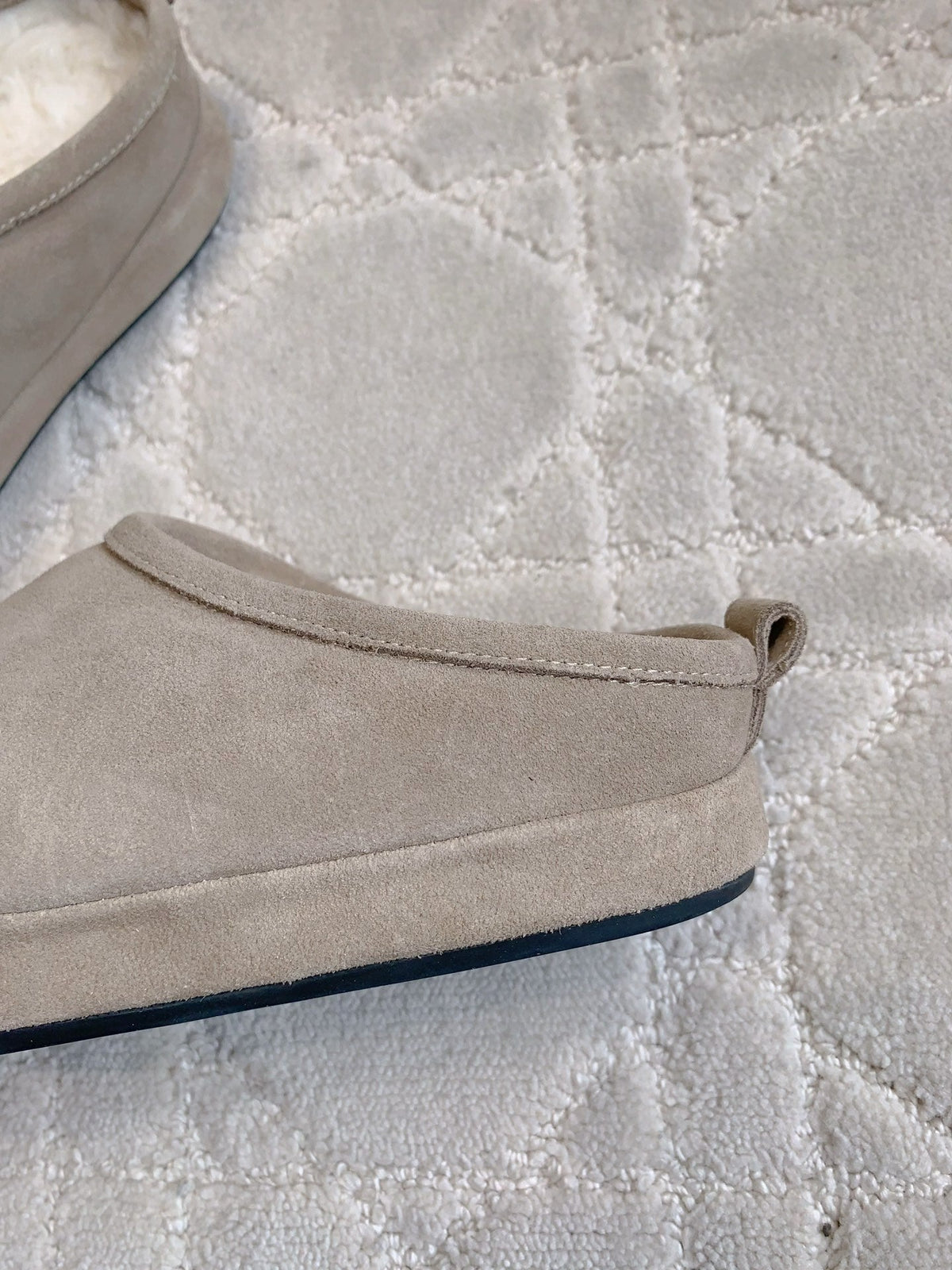 ALASKA SLIPPER IN BEIGE SUEDE