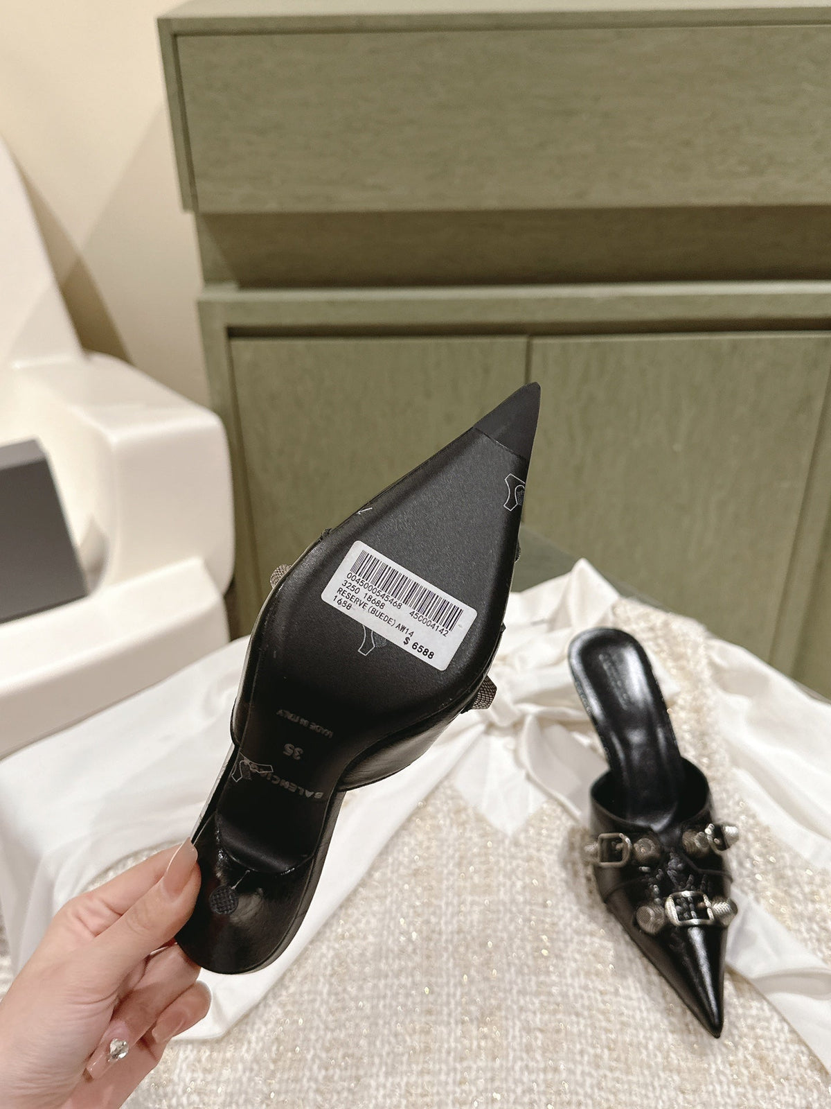 CAGOLE POINTED HIGH MULES IN BLACK SHINY CALFSKIN