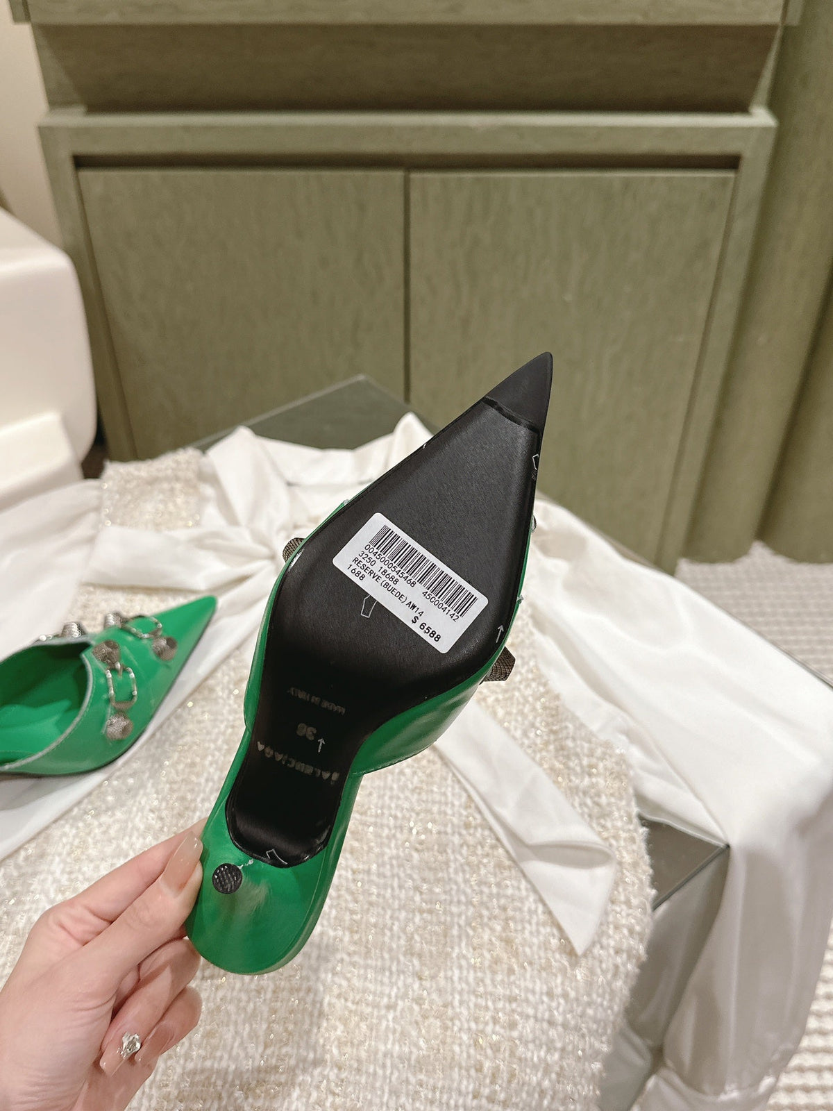 CAGOLE POINTED HIGH MULES IN GREEN SHINY CALFSKIN