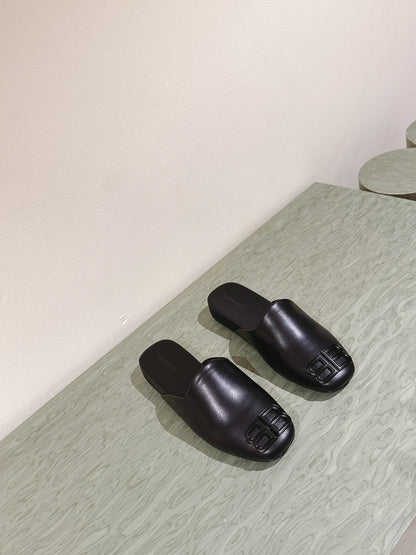 BLACK SHINY LAMBSKIN SQUARE TOE FLAT MULES BLACK BUCKLE