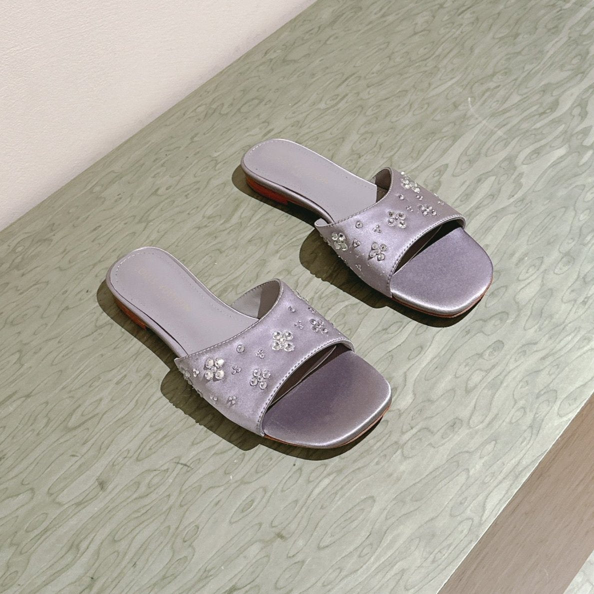 LV WOMEN FLAT MULE IN PASTEL PURPLE SATIN WITH RHINESTONE