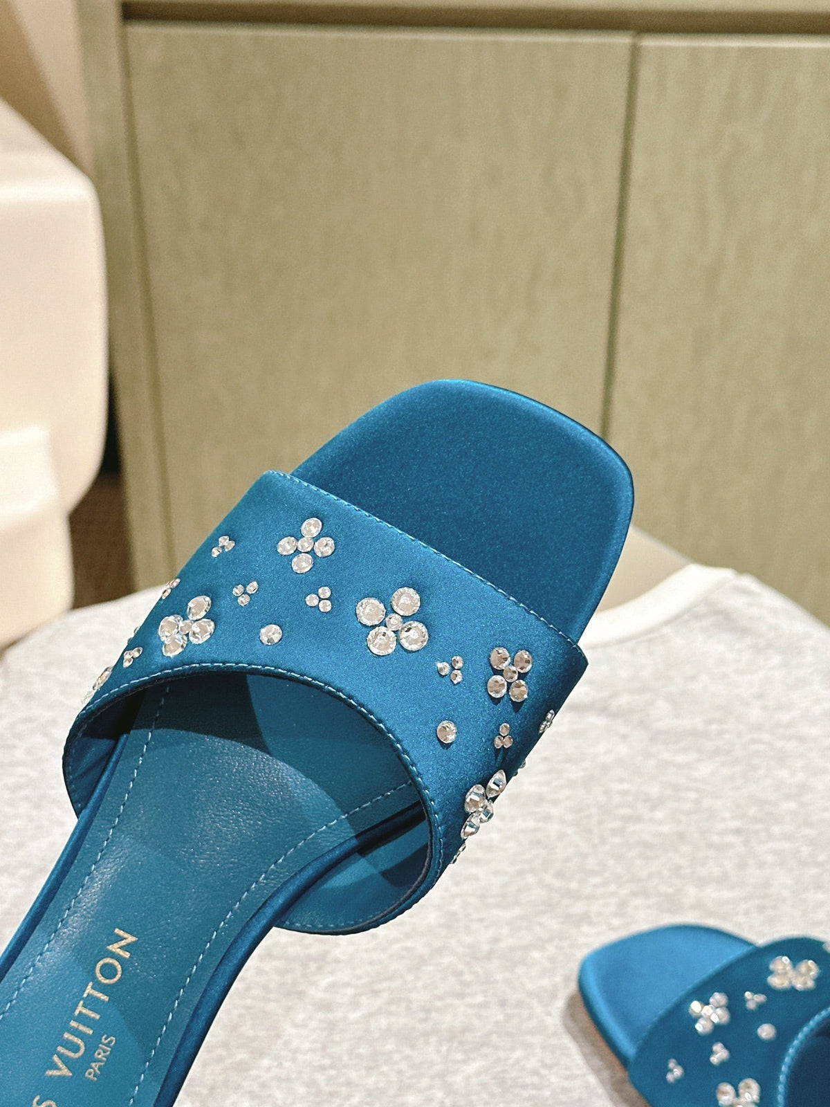 LV WOMEN FLAT MULE IN COBALT BLUE SATIN WITH RHINESTONE