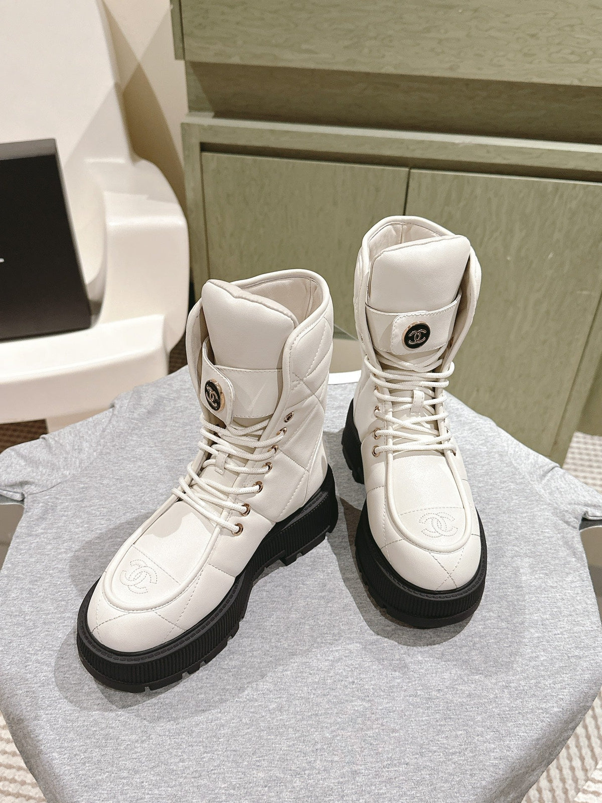 MARTIN BOOTS IN WHITE EMBROIDERED CALFSKIN
