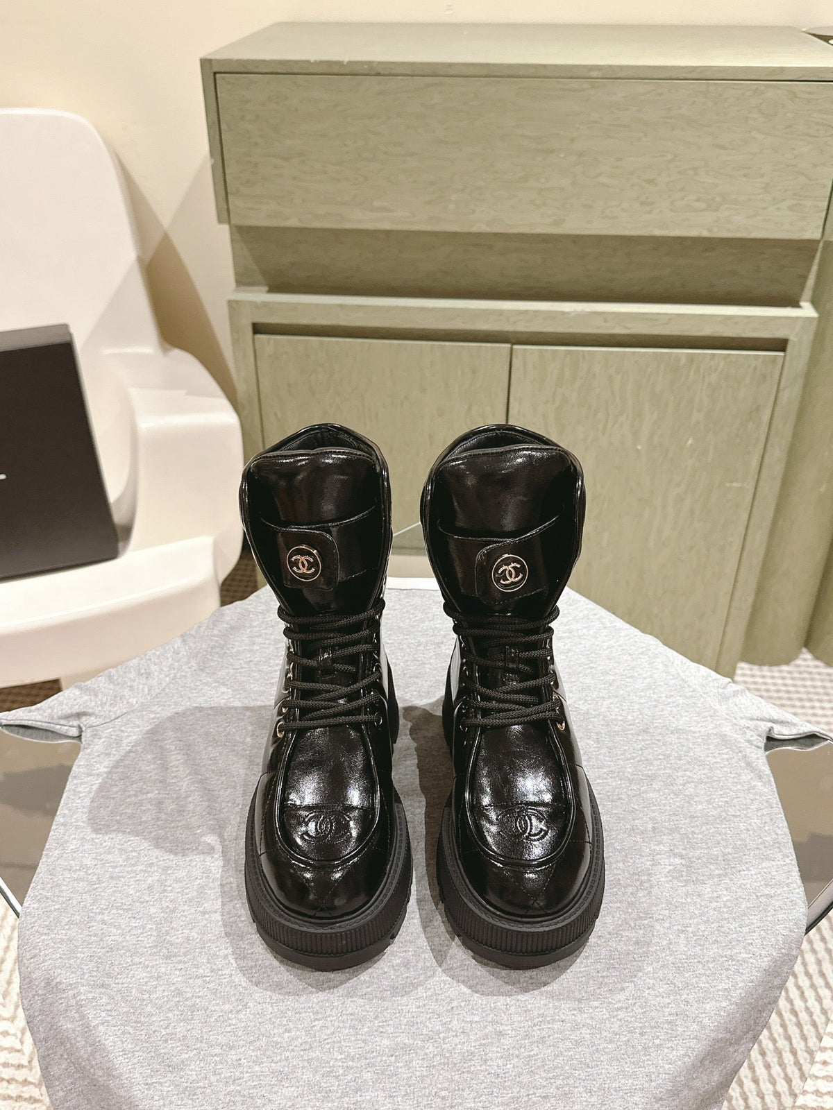 MARTIN BOOTS IN BLACK EMBROIDERED CALFSKIN