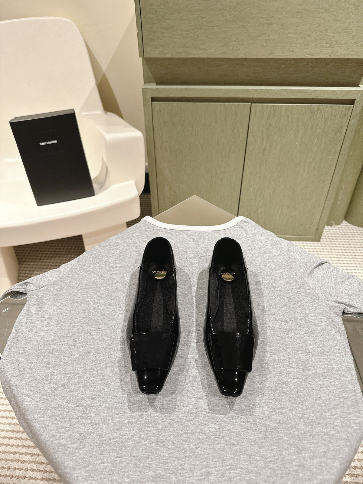 BALLERINA FLATS IN BLACK PATENT CALFSKIN
