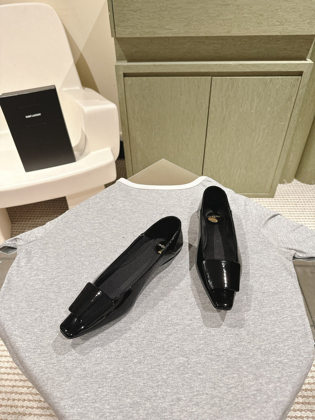 BALLERINA FLATS IN BLACK PATENT CALFSKIN