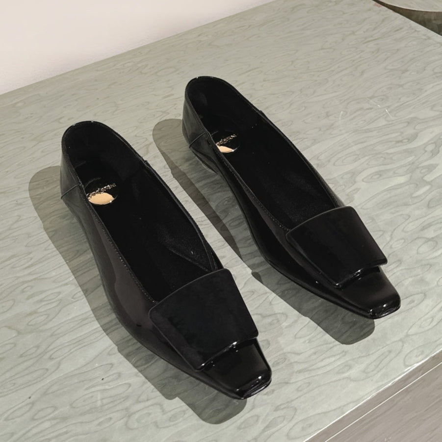 BALLERINA FLATS IN BLACK PATENT CALFSKIN