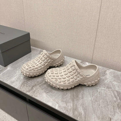 BOUNCER CLOG IN BEIGE RUBBER