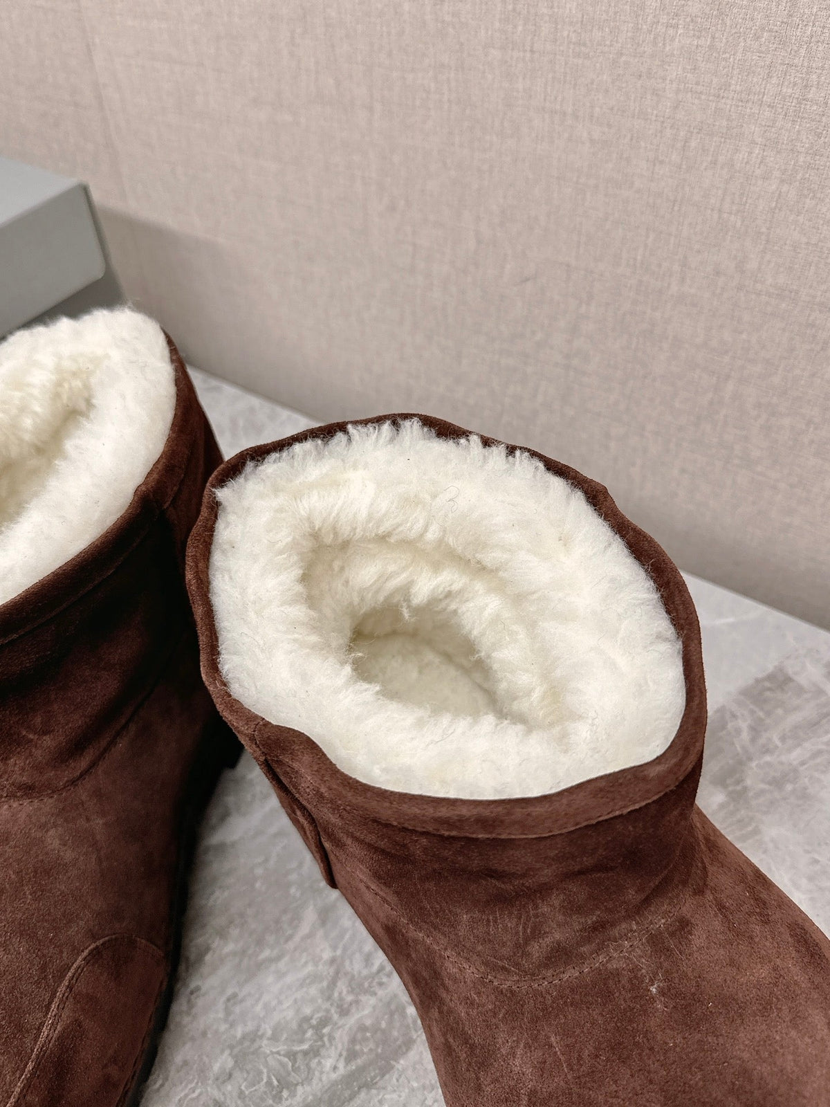 ALASKA BOOTIE IN CHOCOLATE SUEDE AND WOOL LINING