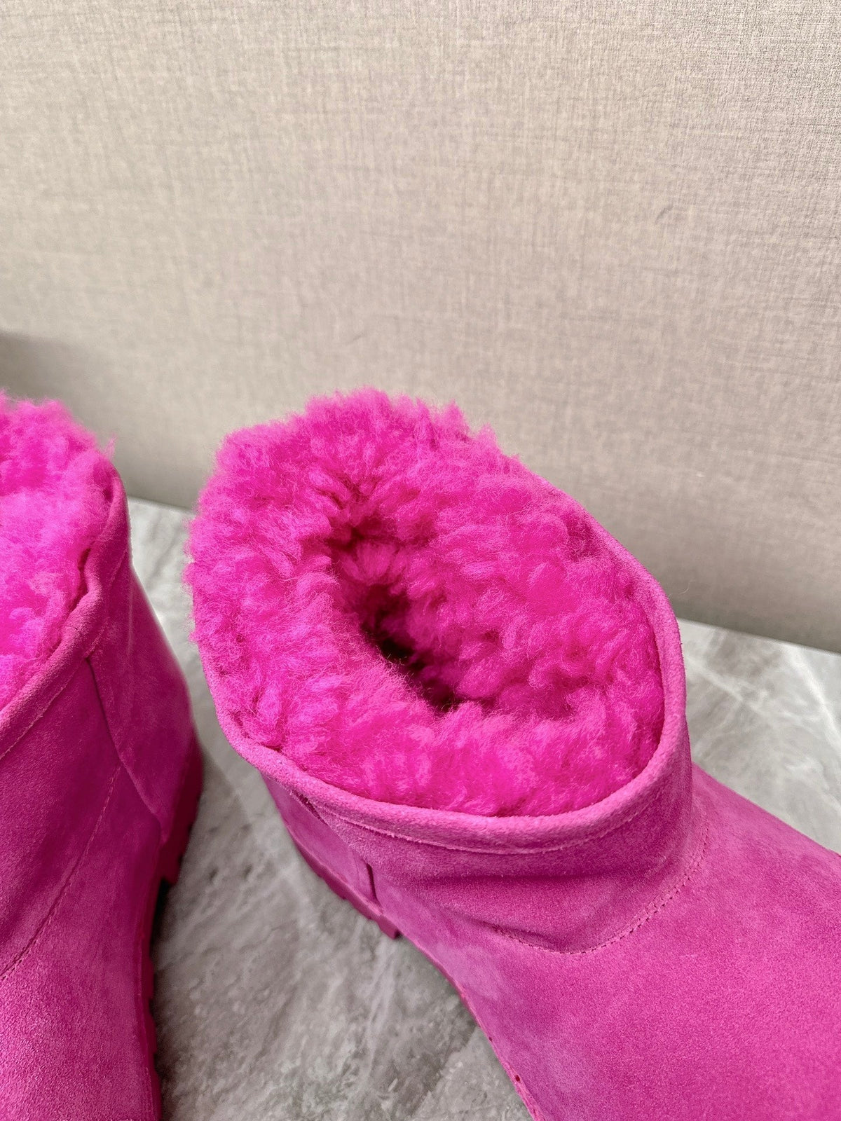 ALASKA BOOTIE IN DEEP PINK SUEDE AND WOOL LINING