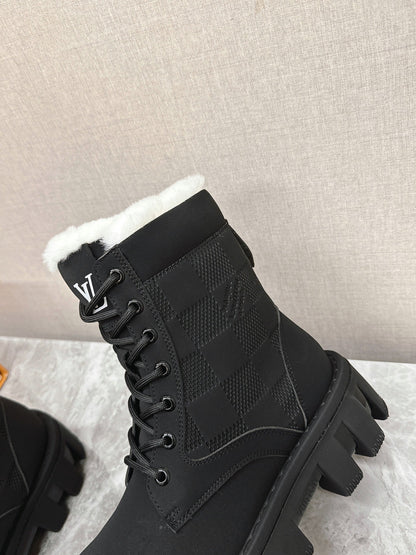 MARTIN ANKLE BOOTS IN BLACK SUEDE AND WHITE SHEARLING LINING