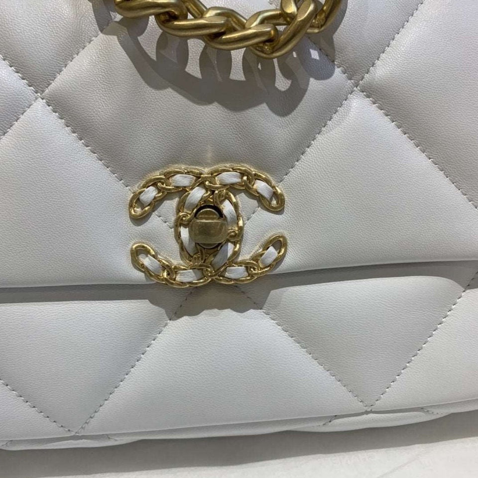 CHANEL 19 FLAP MEDIUM WHITE LAMBSKIN