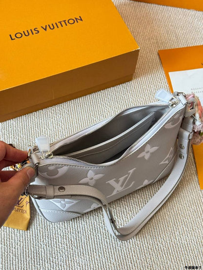 Louis Vuitton Boulogne PM handbag in Monogram Empreinte