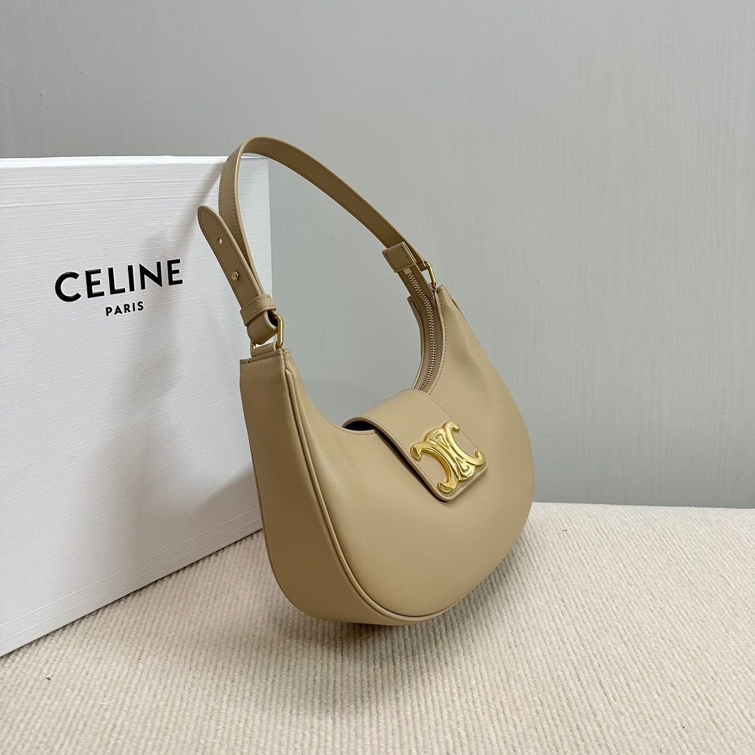 MEDIUM AVA BAG 23 IN DOMINO SMOOTH CALFSKIN GOLD LOGO