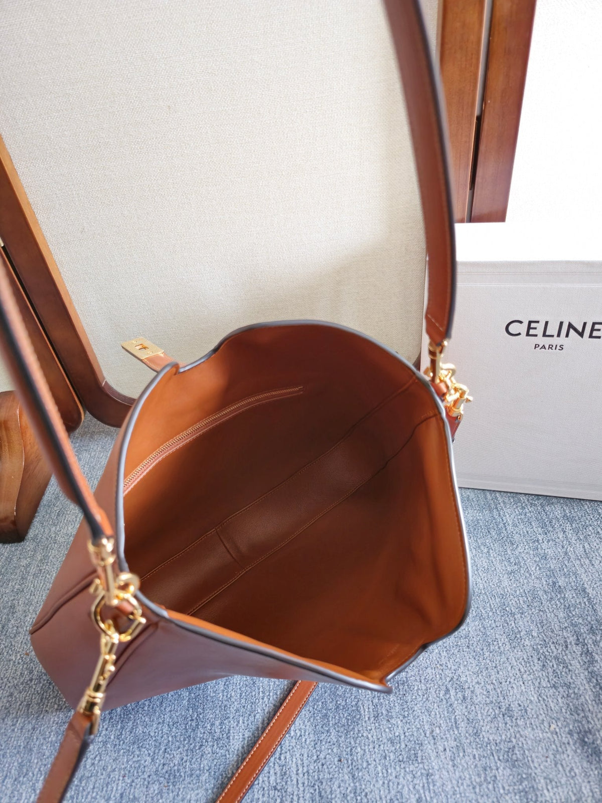 MEDIUM CAMILLE 16 SOFT BAG 36 BURNT SIENNA IN SMOOTH CALFSKIN