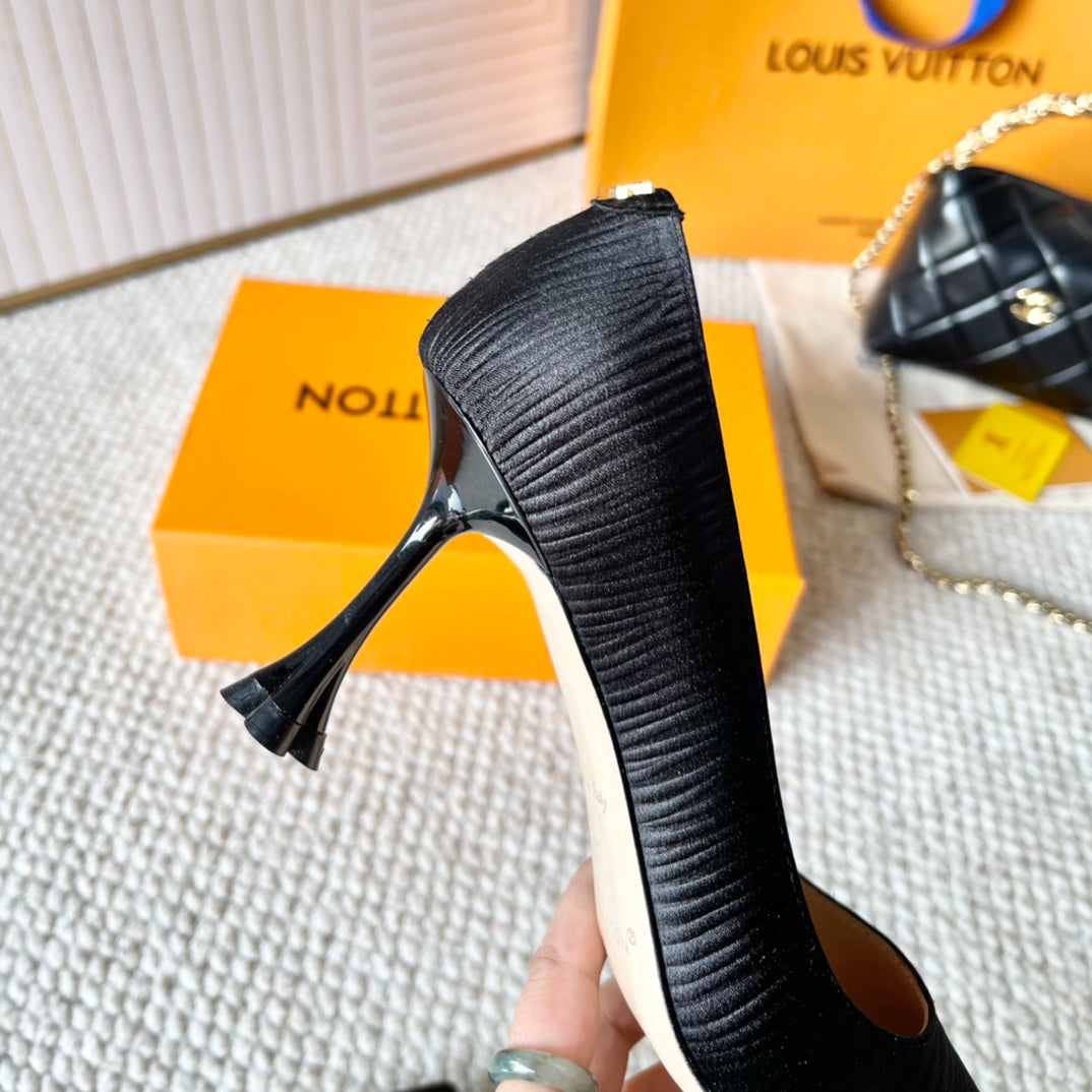 BLOSSOM PUMP 75 MM IN BLACK IMPORTED STRIPED SILK SATIN