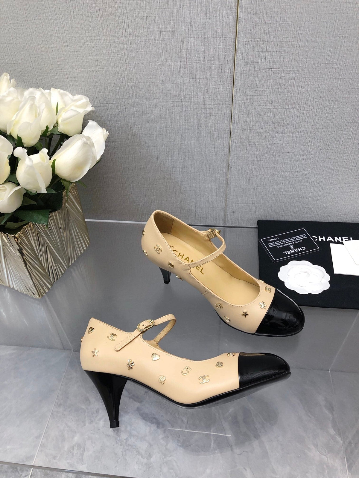 MARY JANE BEIGE CREAM MIX BLACK LAMBSKIN ATTACH METAL