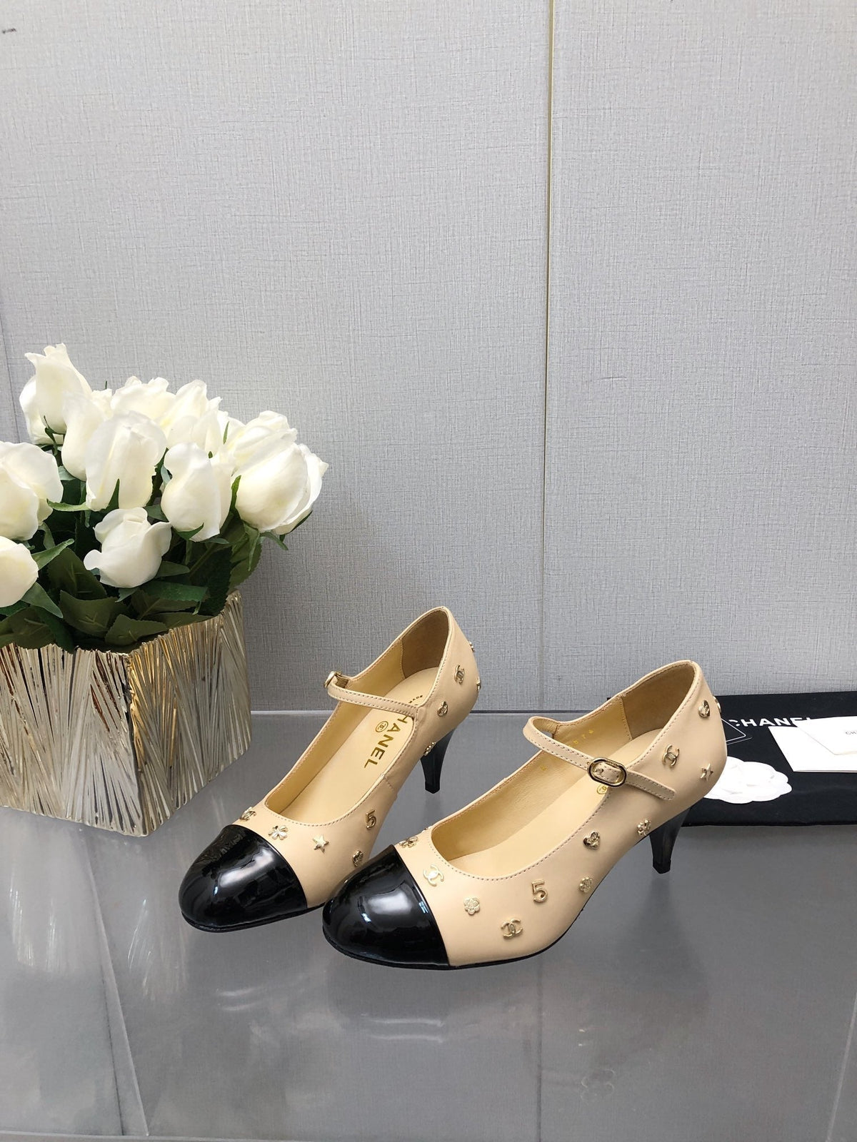 MARY JANE BEIGE CREAM MIX BLACK LAMBSKIN ATTACH METAL