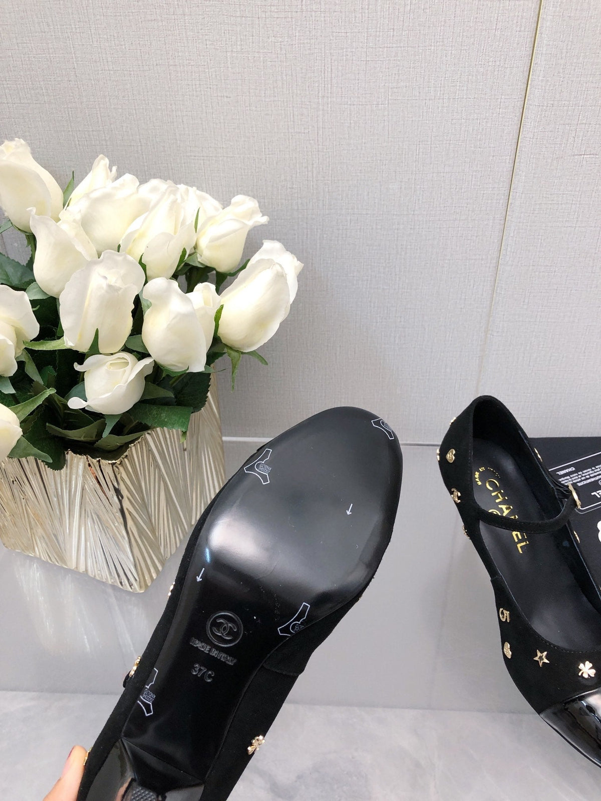 MARY JANE BLACK SUEDE AND LAMBSKIN ATTACH METAL