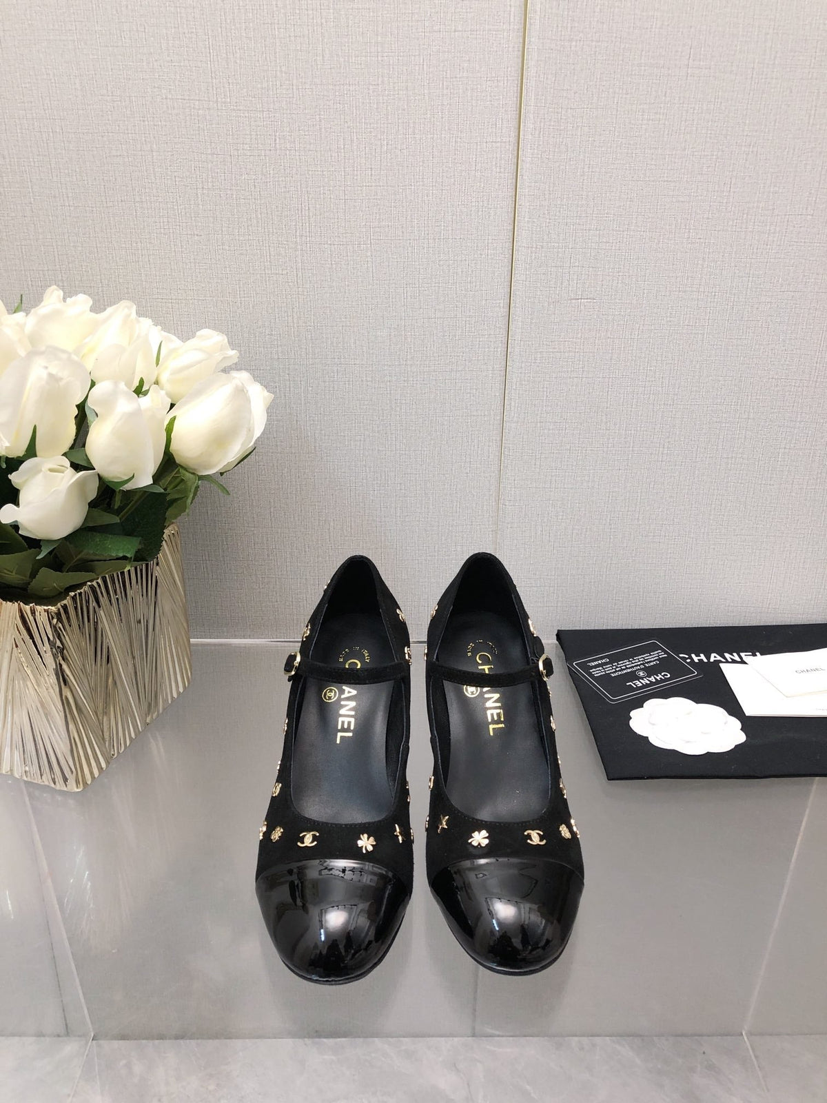 MARY JANE BLACK SUEDE AND LAMBSKIN ATTACH METAL