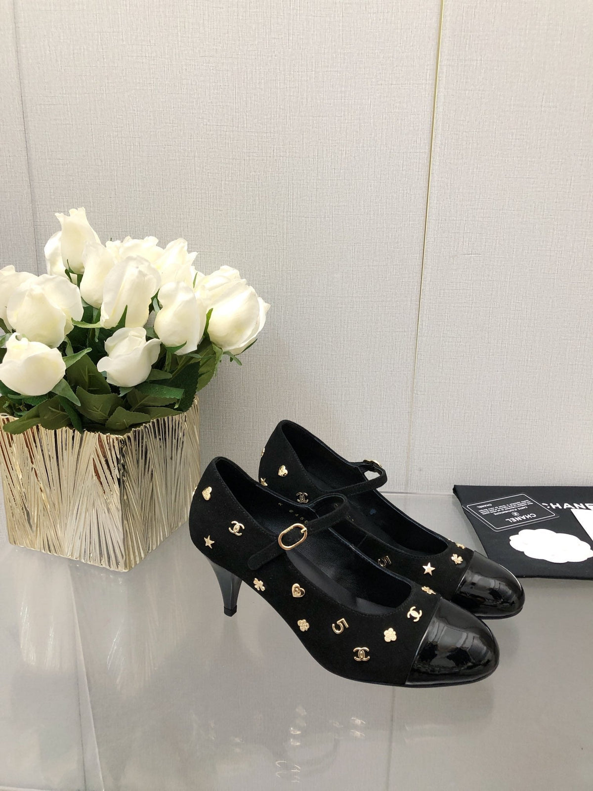MARY JANE BLACK SUEDE AND LAMBSKIN ATTACH METAL