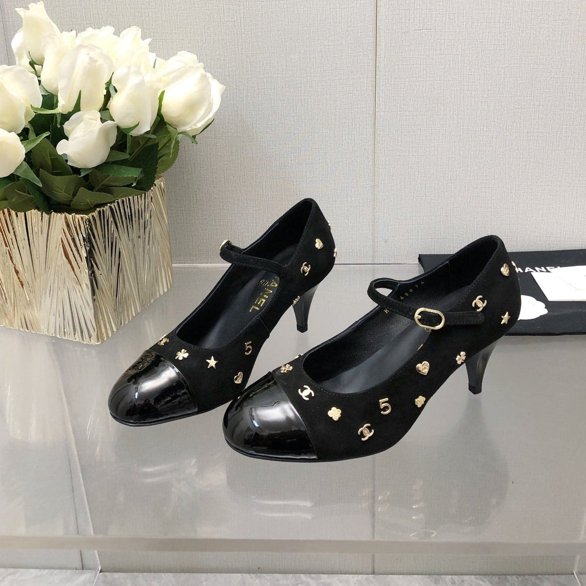 MARY JANE BLACK SUEDE AND LAMBSKIN ATTACH METAL