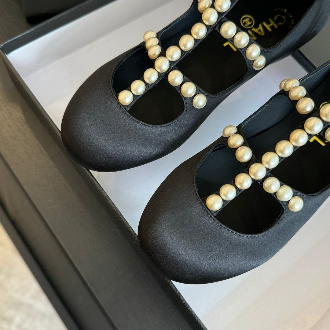 MARY JANES SHOES BLACK GOATSKIN WITH FAUX PEARL