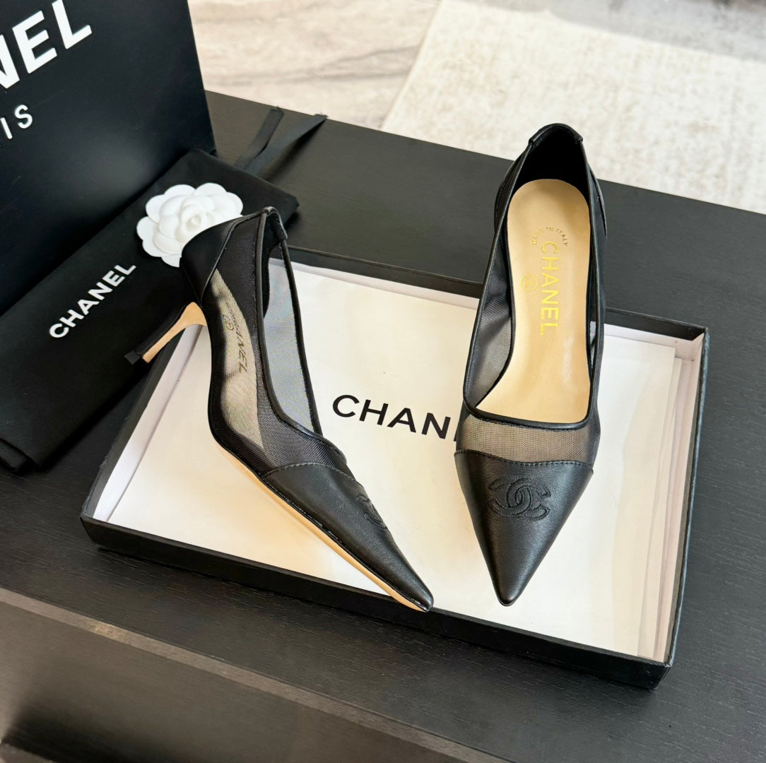 MESH LOGO HEELS IN BLACK LAMBSKIN