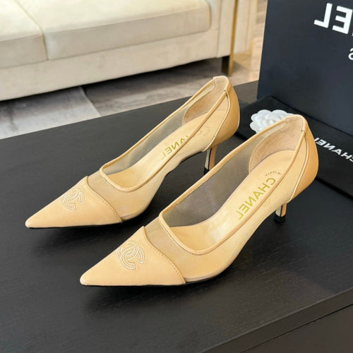 MESH LOGO HEELS IN BEIGE LAMBSKIN