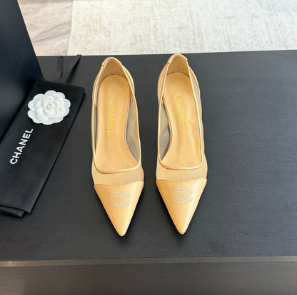 MESH LOGO HEELS IN BEIGE LAMBSKIN