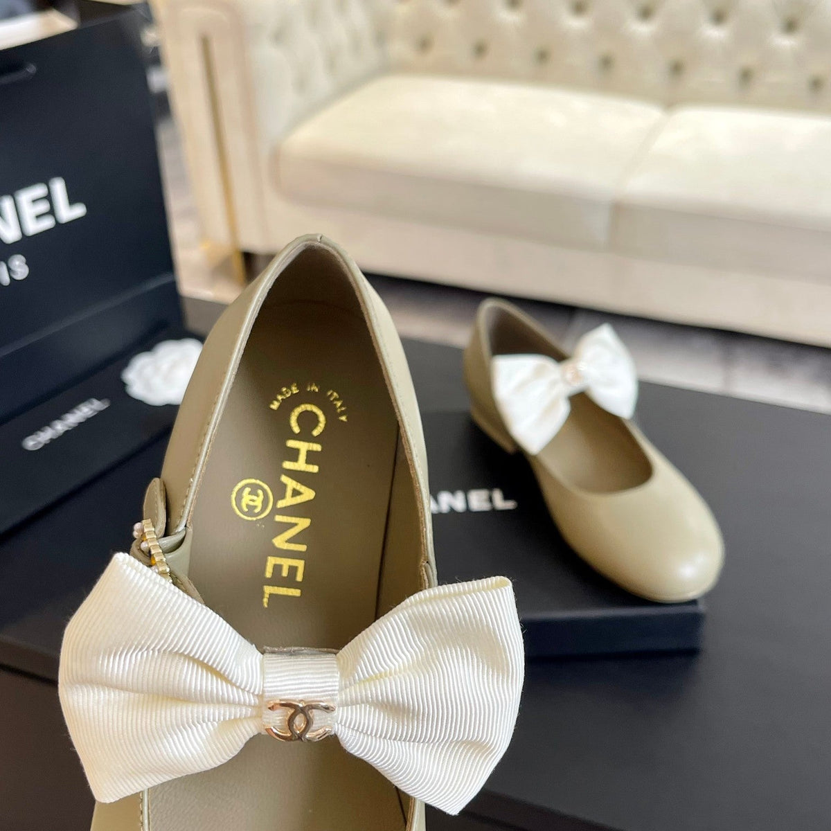 BALLET FLAT ECRU BEIGE LAMBSKIN WITH WHITE BOW
