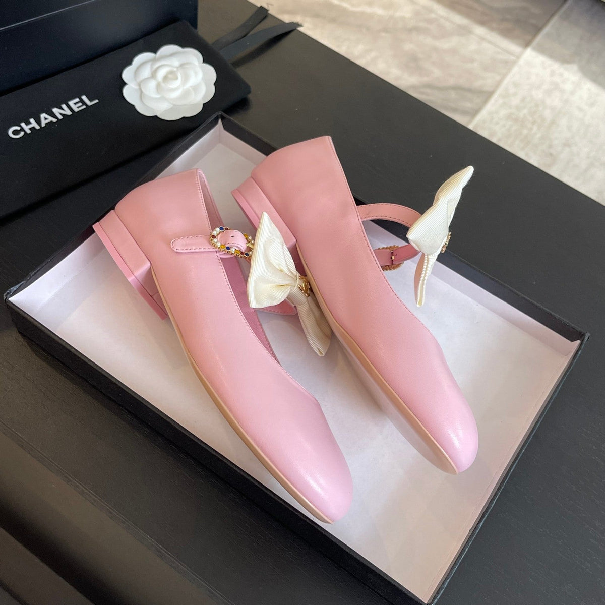 BALLET FLAT LIGHT PINK LAMBSKIN WITH WHITE BOW