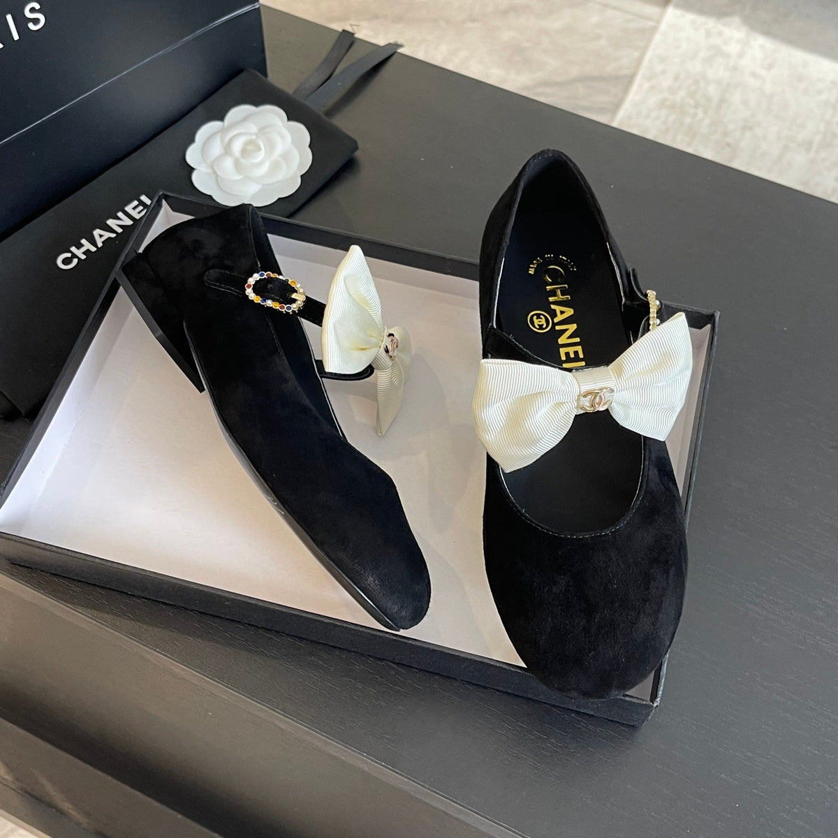 BALLET FLAT BLACK SUEDE LAMBSKIN WITH WHITE BOW