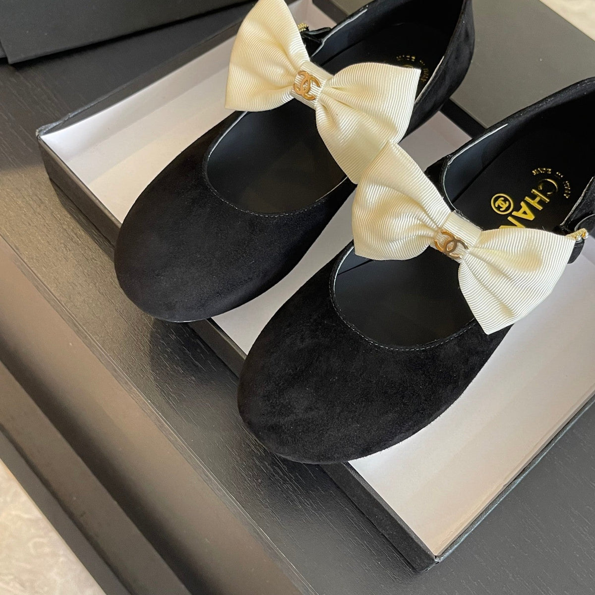 BALLET FLAT BLACK SUEDE LAMBSKIN WITH WHITE BOW