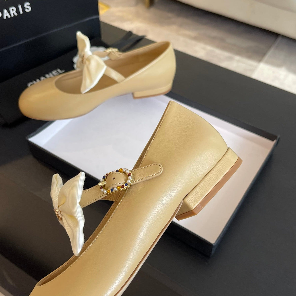 BALLET FLAT DARK CREAM LAMBSKIN WITH WHITE BOW