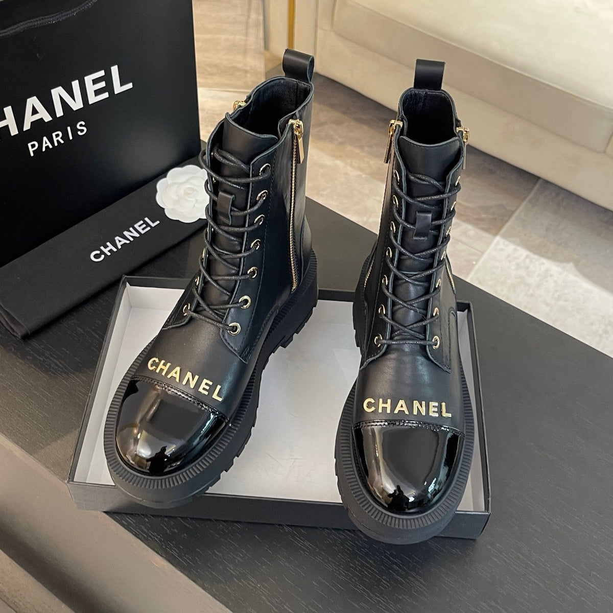 ANKLE BOOTS IN BLACK LAMBSKIN