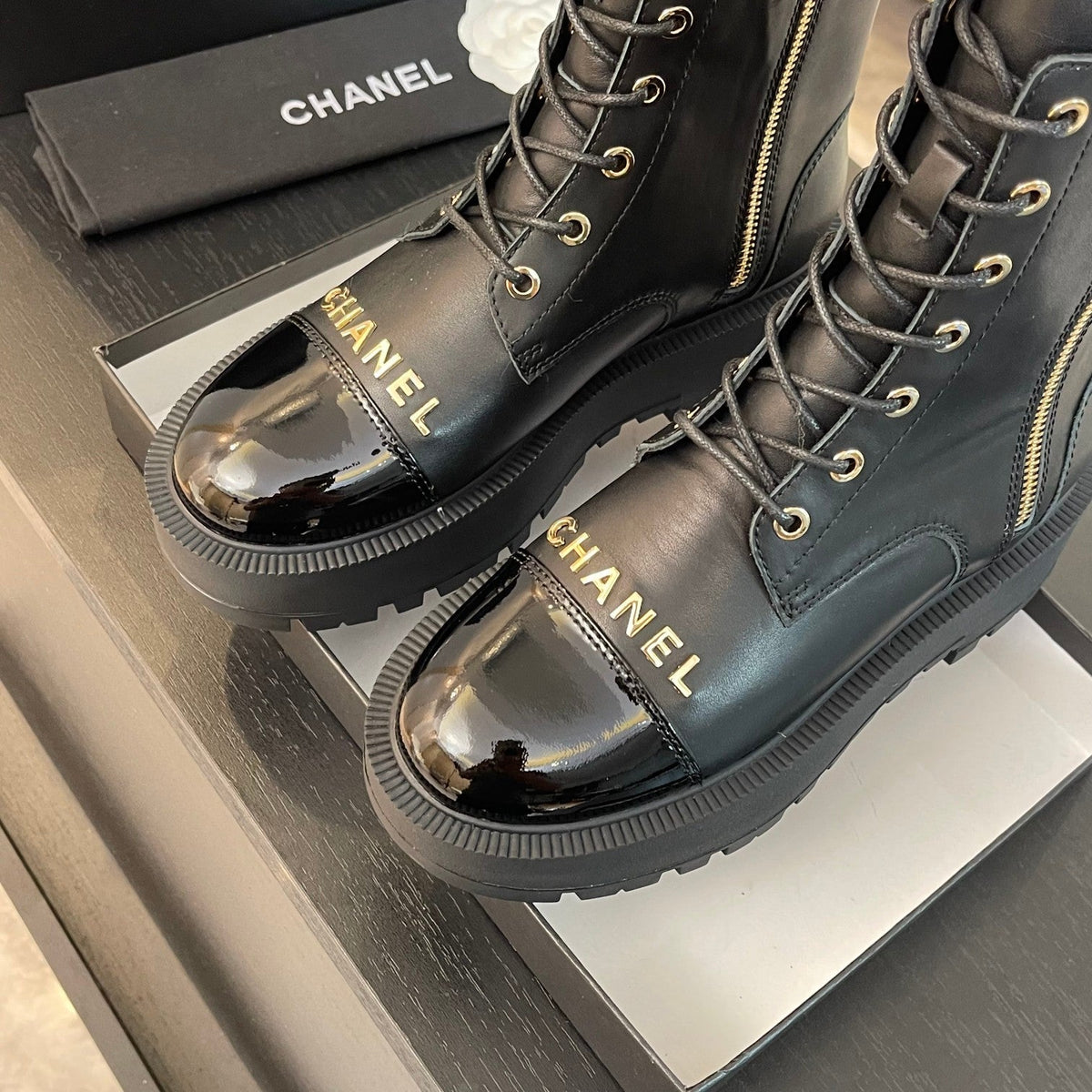 ANKLE BOOTS IN BLACK LAMBSKIN