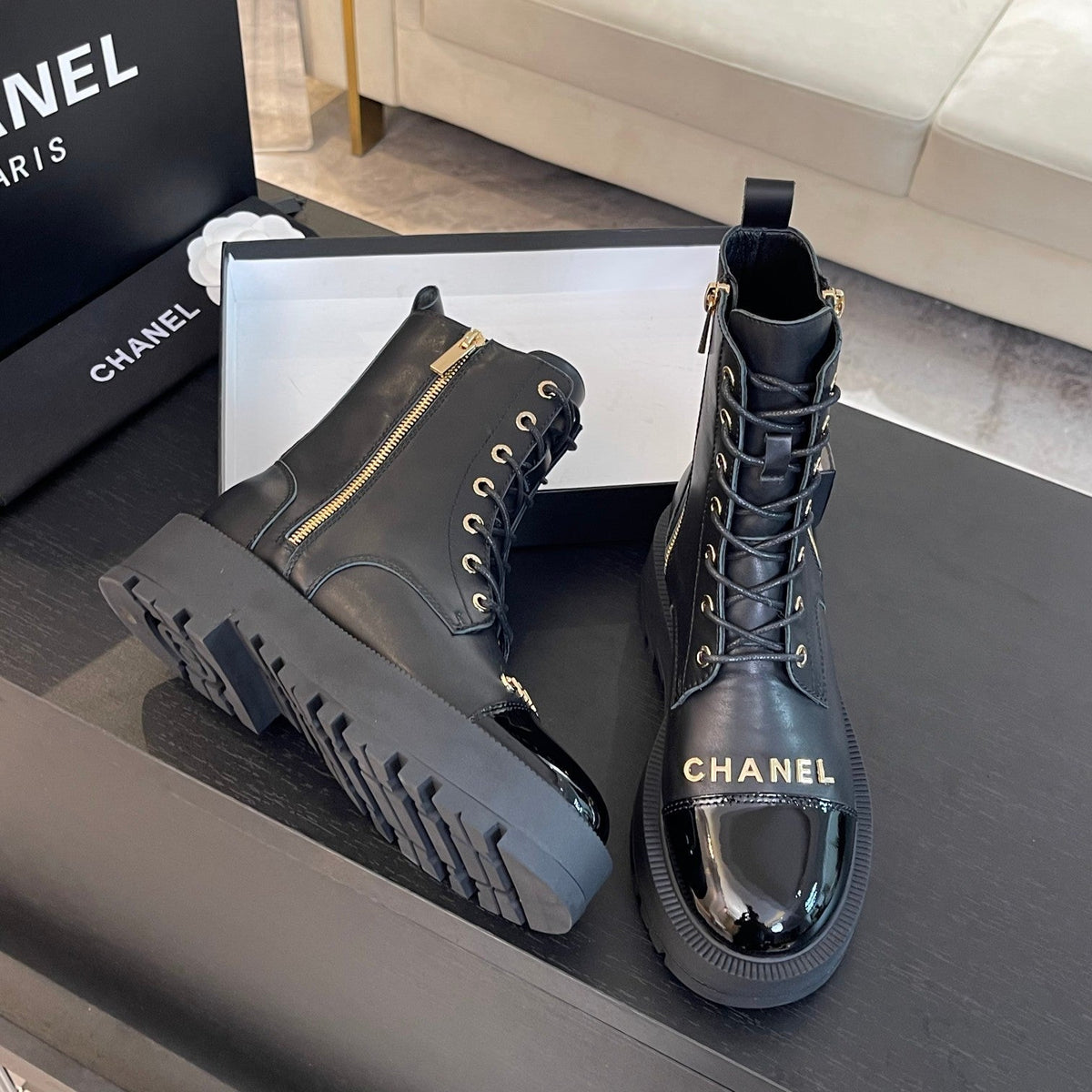 ANKLE BOOTS IN BLACK LAMBSKIN