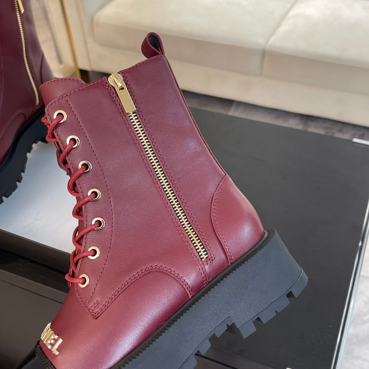 ANKLE BOOTS IN BLACK MIX GARNET RED LAMBSKIN