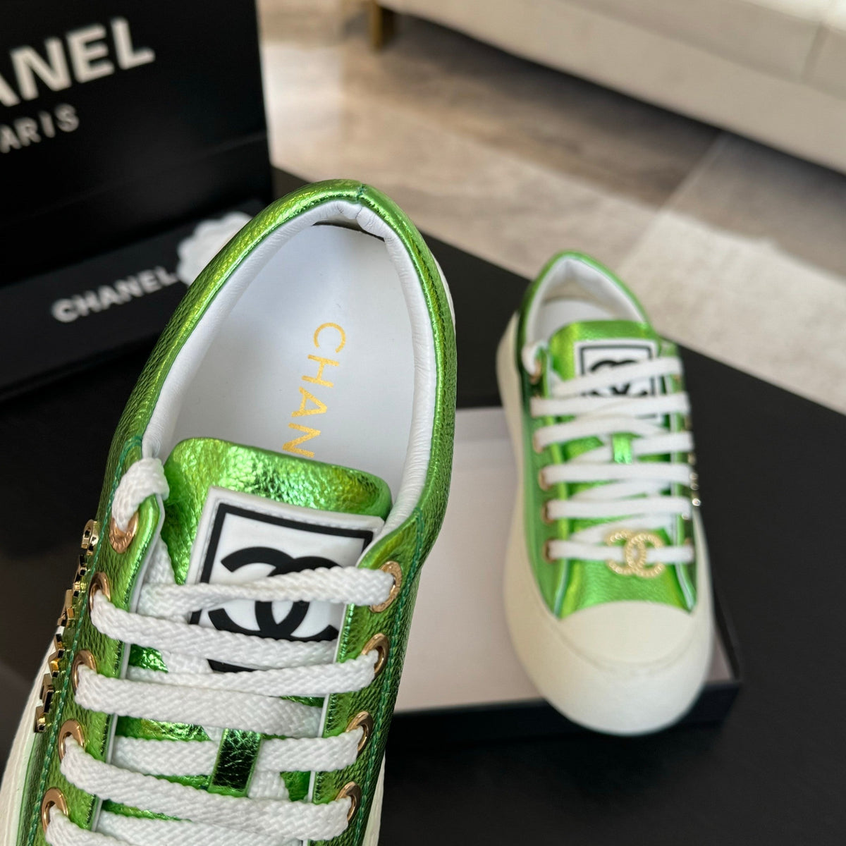 BIG-HEAD COOKIE SHOES IN EMERALD GREEN LAMBSKIN